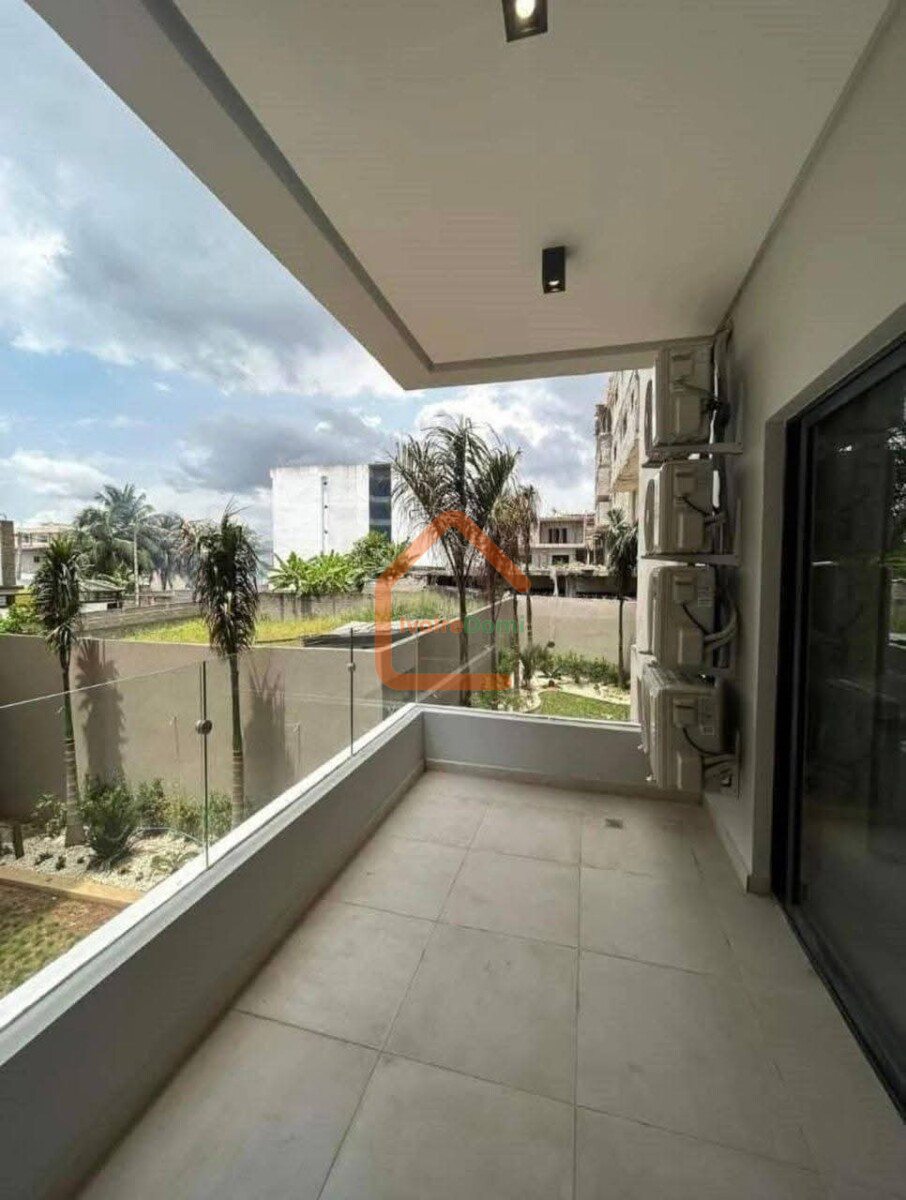 D’un appartement de 5 pièces à Cocody Riviera M’Badon