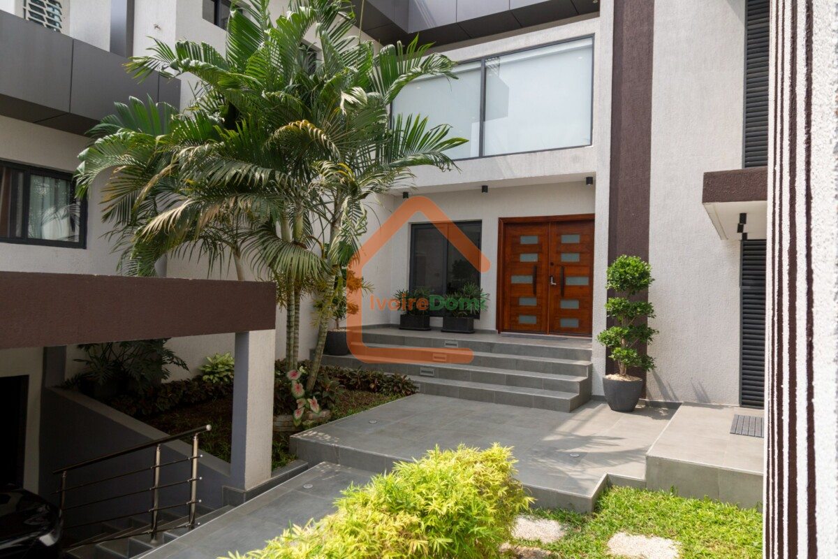 LA VILLA SENENA