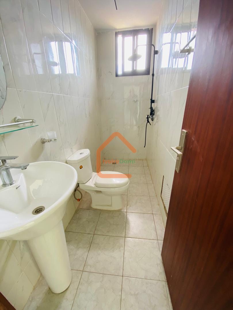 VILLA 4 PIÈCES À VENDRE – NOUVEAU CHU ANGRÉ