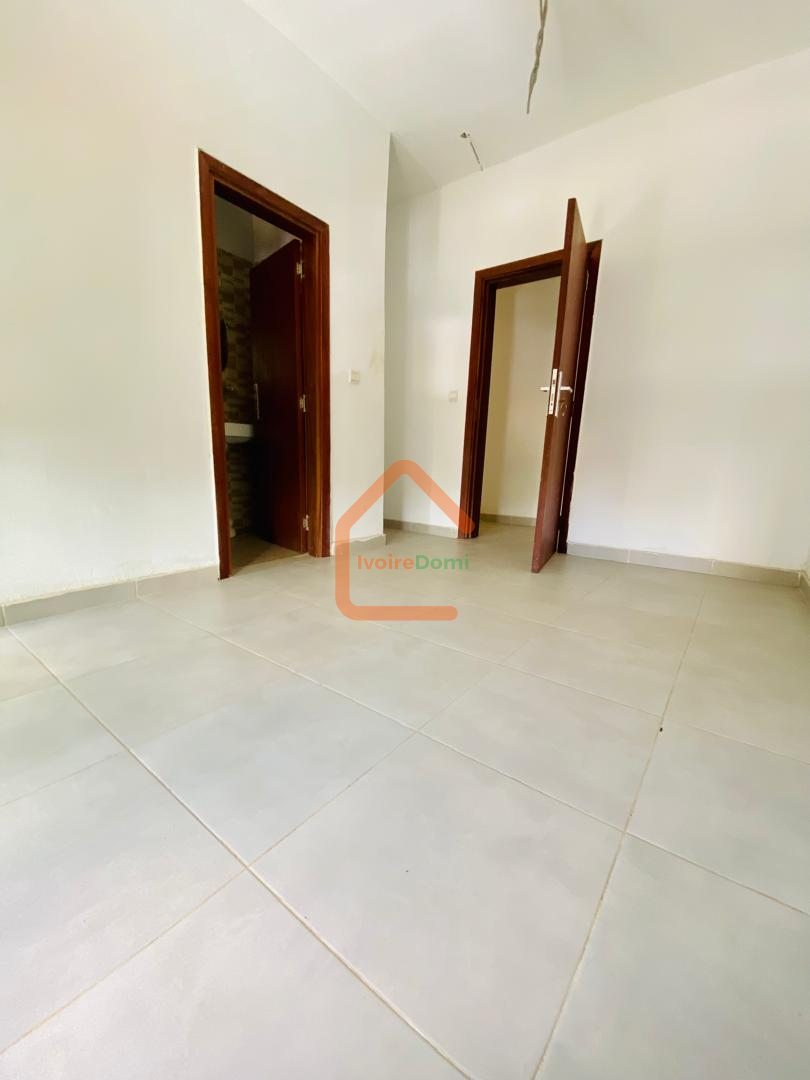 VILLA 4 PIÈCES À VENDRE – NOUVEAU CHU ANGRÉ