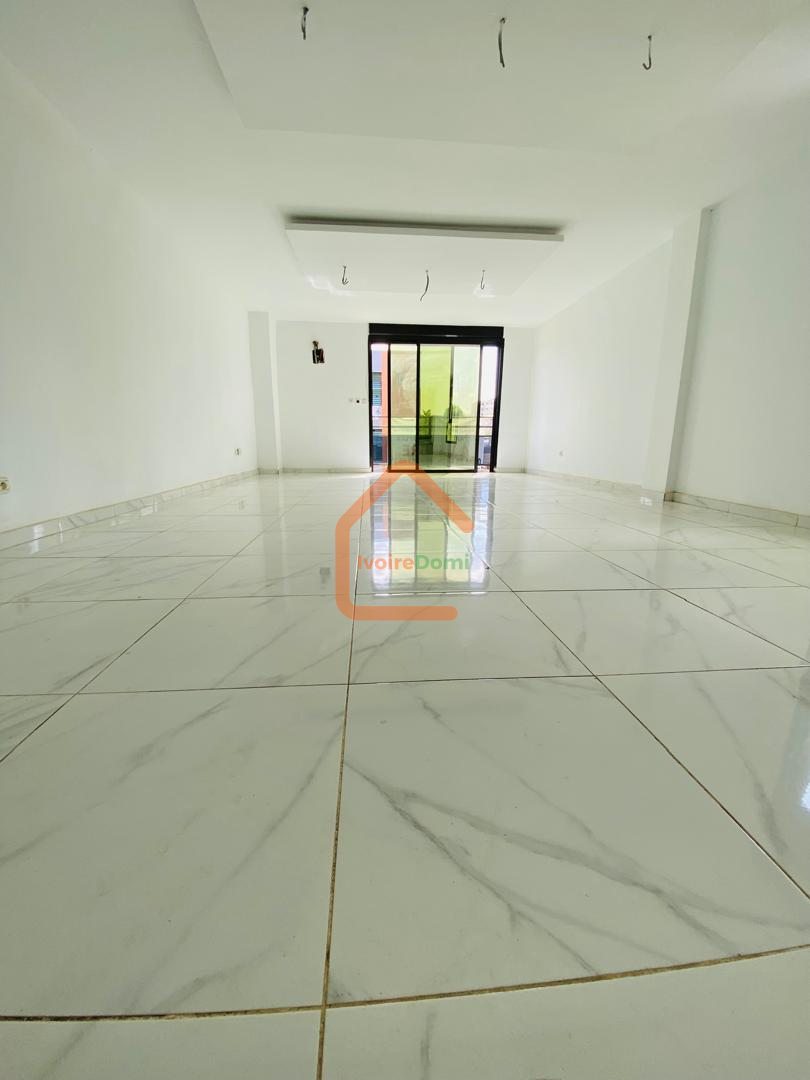 VILLA 4 PIÈCES À VENDRE – NOUVEAU CHU ANGRÉ