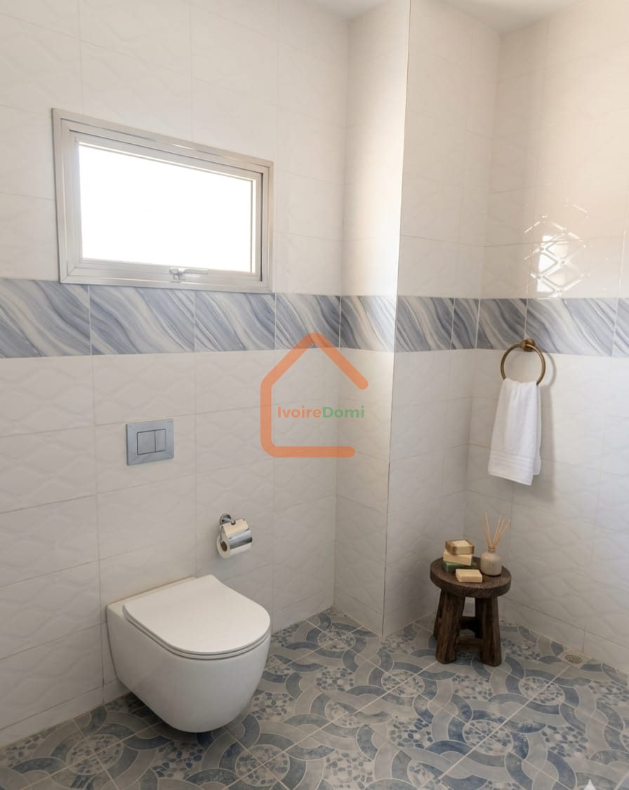 À VENDRE – SUPERBE VILLA TRIPLEX MODERNE (7 PIÈCES)