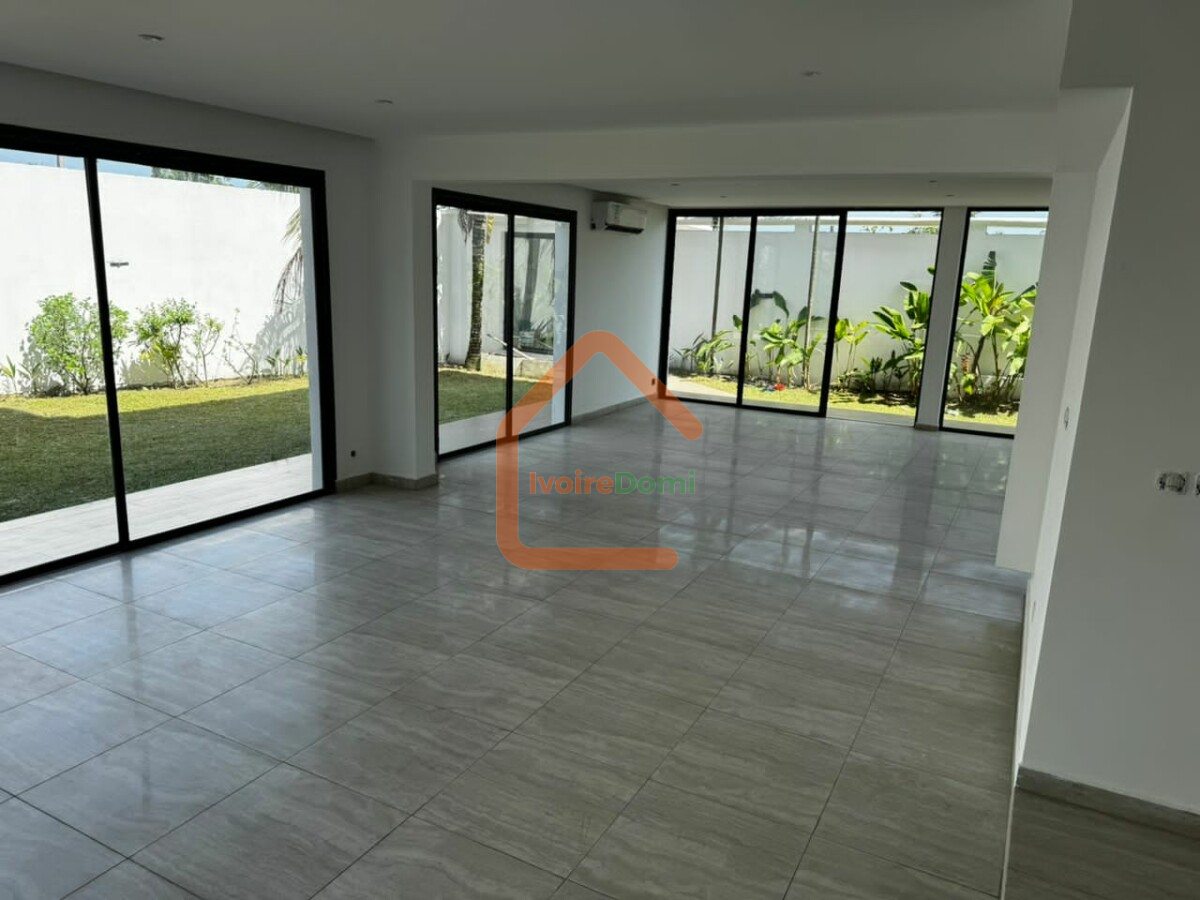 À LOUER – VILLA DUPLEX 8 PIÈCES AVEC PISCINE 🔥 📍 M’Badon – Procréa Vue Lagune Standing premium