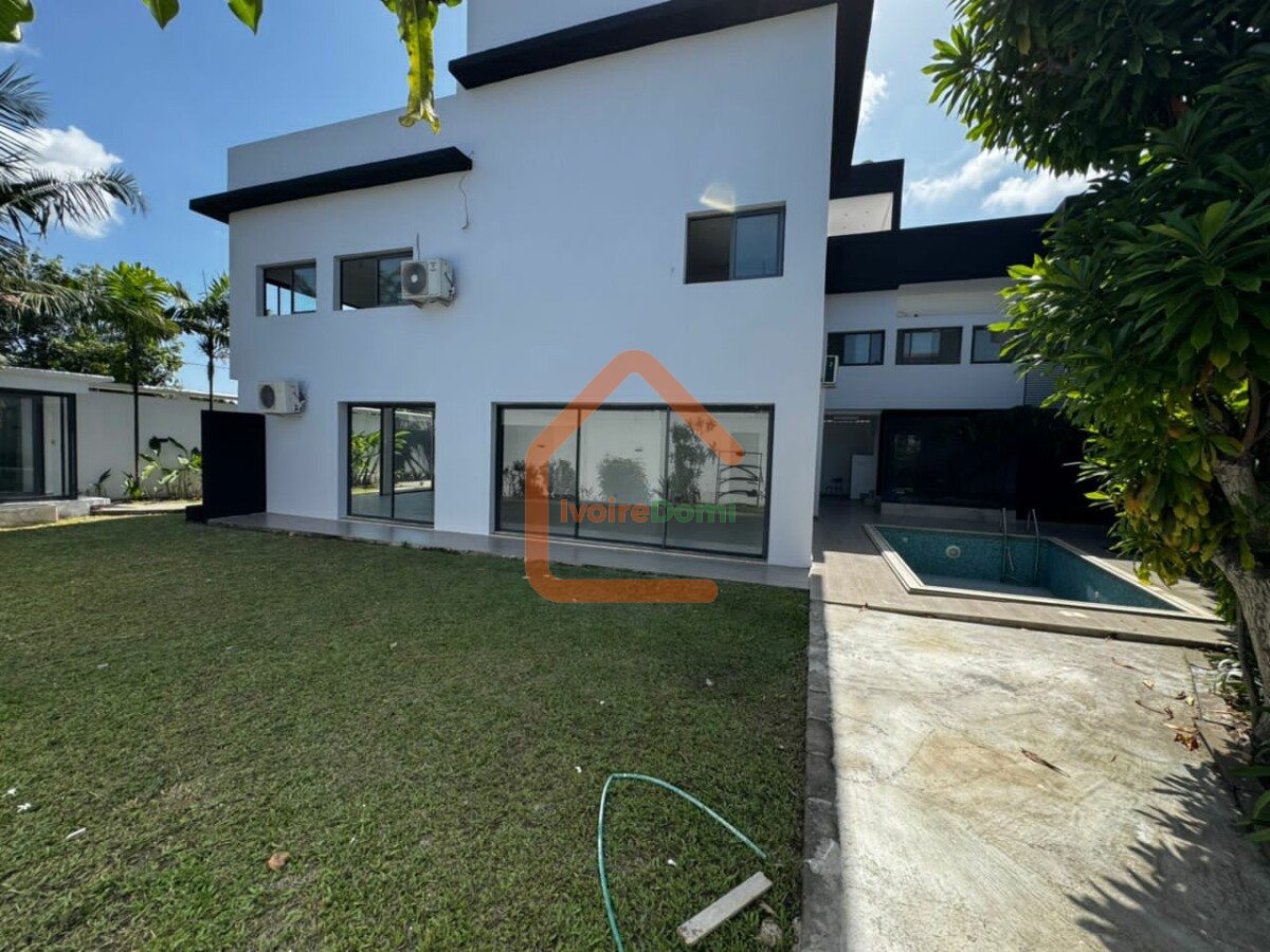 À LOUER – VILLA DUPLEX 8 PIÈCES AVEC PISCINE 🔥 📍 M’Badon – Procréa Vue Lagune Standing premium