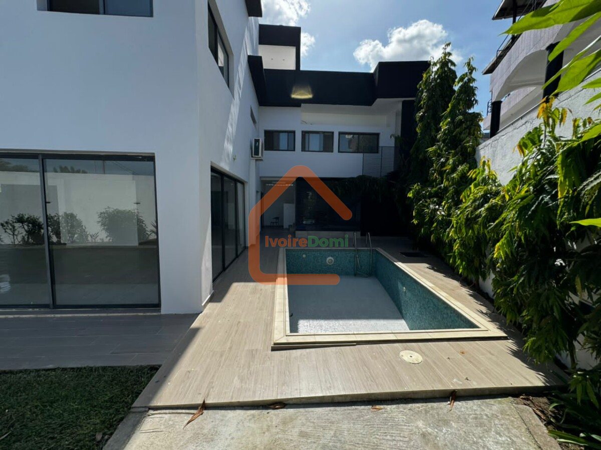 À LOUER – VILLA DUPLEX 8 PIÈCES AVEC PISCINE 🔥 📍 M’Badon – Procréa Vue Lagune Standing premium