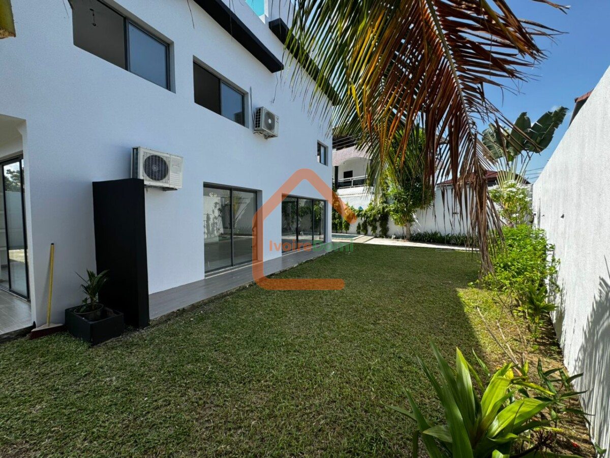 À LOUER – VILLA DUPLEX 8 PIÈCES AVEC PISCINE 🔥 📍 M’Badon – Procréa Vue Lagune Standing premium