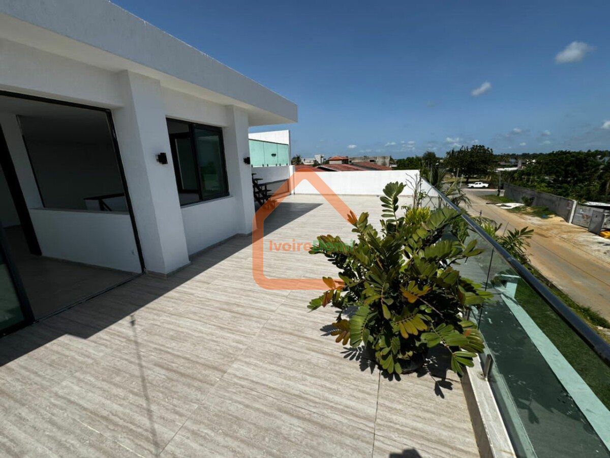 À LOUER – VILLA DUPLEX 8 PIÈCES AVEC PISCINE 🔥 📍 M’Badon – Procréa Vue Lagune Standing premium
