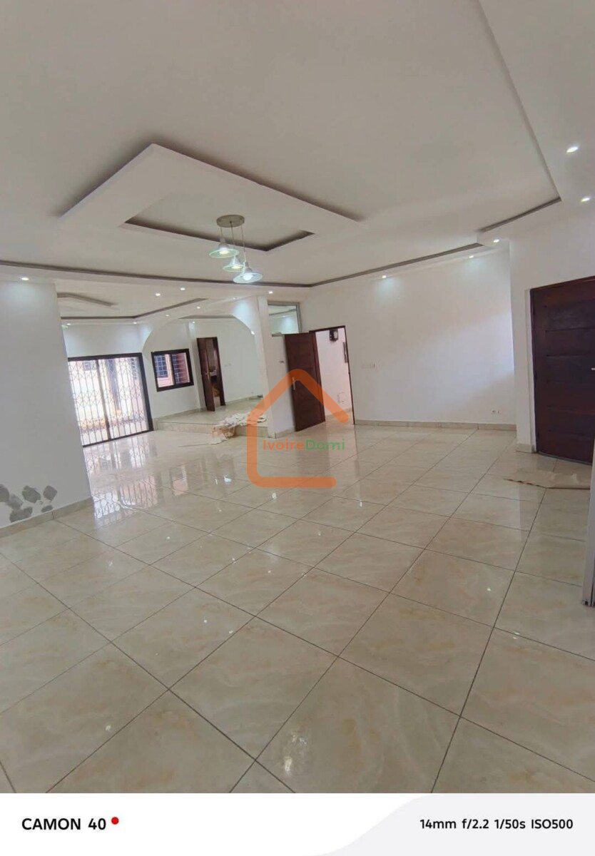 🏡 À LOUER – DUPLEX 7 PIÈCES À COCODY FAYA (CITÉ PRESTIGE)