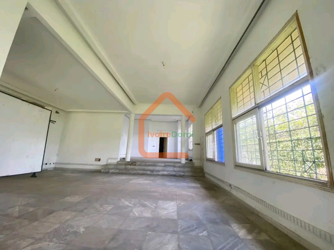 🏡 À LOUER – VILLA DE STANDING 14 PIÈCES À RIVIERA GOLF (LES VERSANTS)