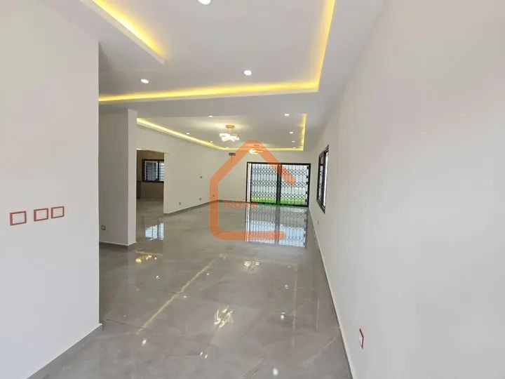 ✨ À LOUER – VILLA DUPLEX 6 PIÈCES À BINGERVILLE COCODY – CITÉ DE LA CELLE (ABIDJAN) ✨