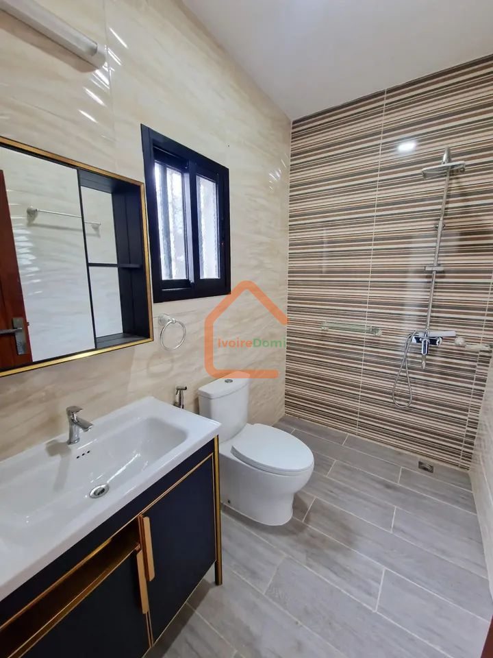 ✨ À LOUER – VILLA DUPLEX 6 PIÈCES À BINGERVILLE COCODY – CITÉ DE LA CELLE (ABIDJAN) ✨