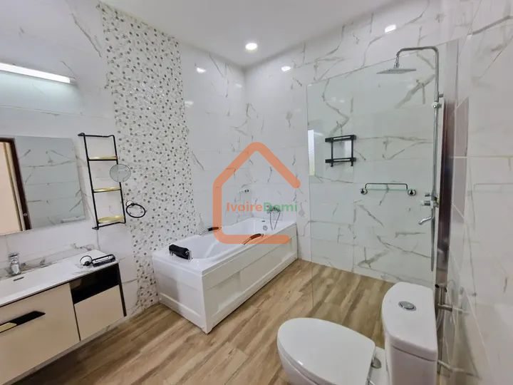 ✨ À LOUER – VILLA DUPLEX 6 PIÈCES À BINGERVILLE COCODY – CITÉ DE LA CELLE (ABIDJAN) ✨