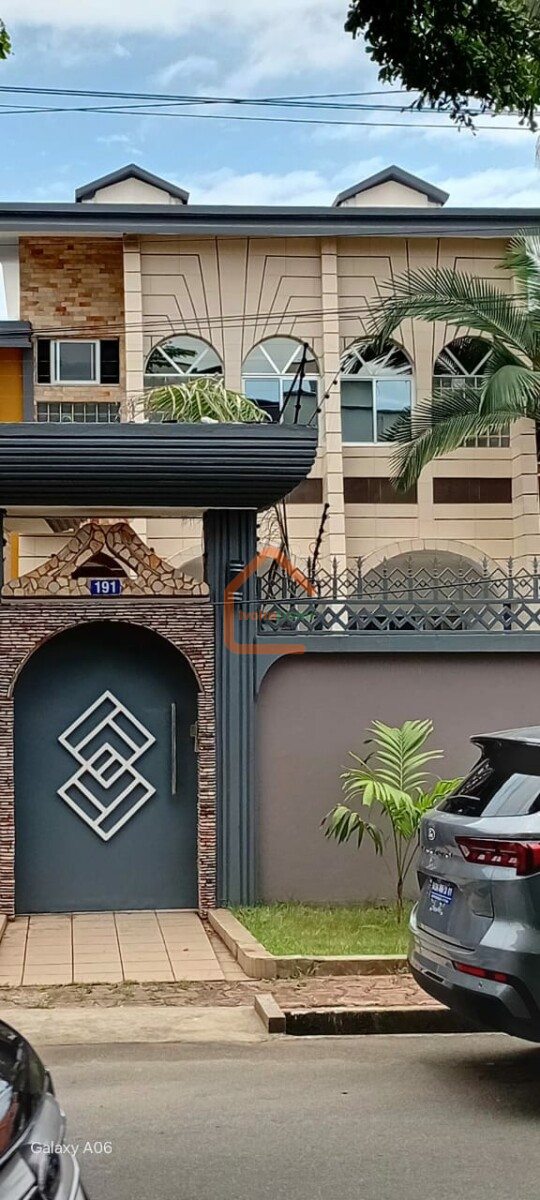🔥 À LOUER – VILLA DUPLEX 12 PIÈCES DE HAUT STANDING À COCODY RIVIERA 2 – IDÉALE BUREAUX 🔥
