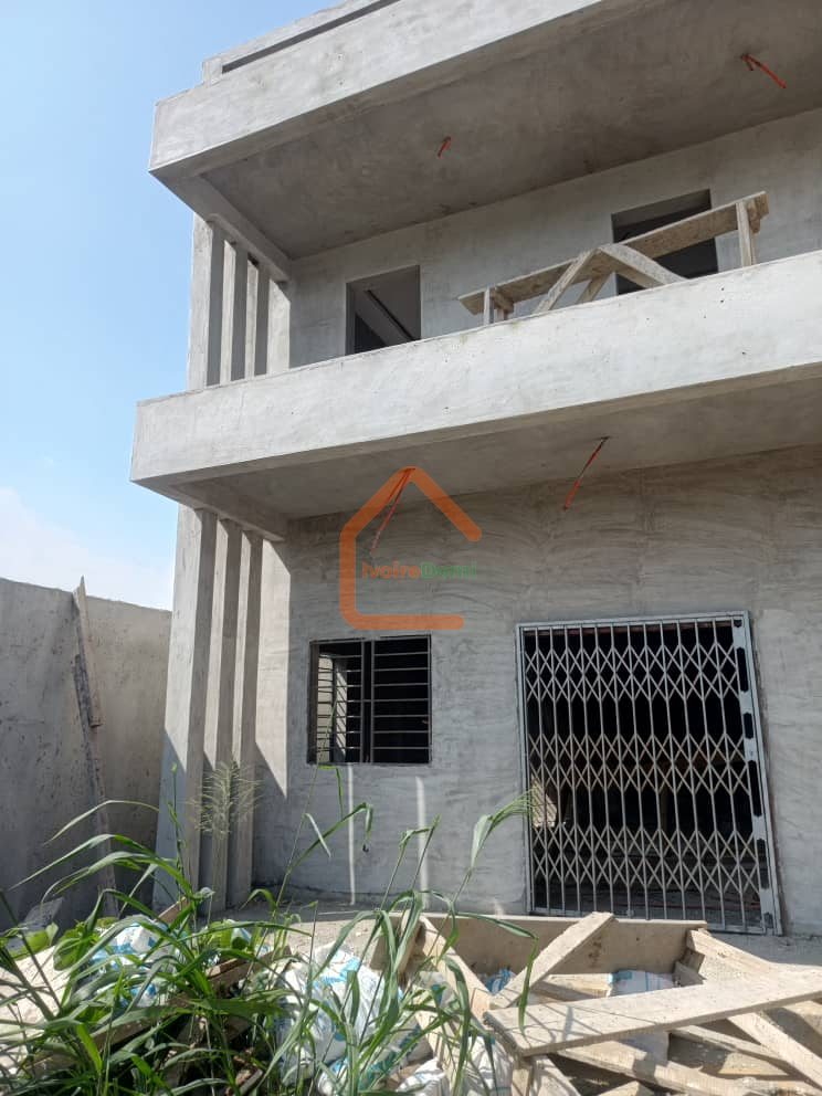 Villa Duplex à vendre Abatta 9 pièces