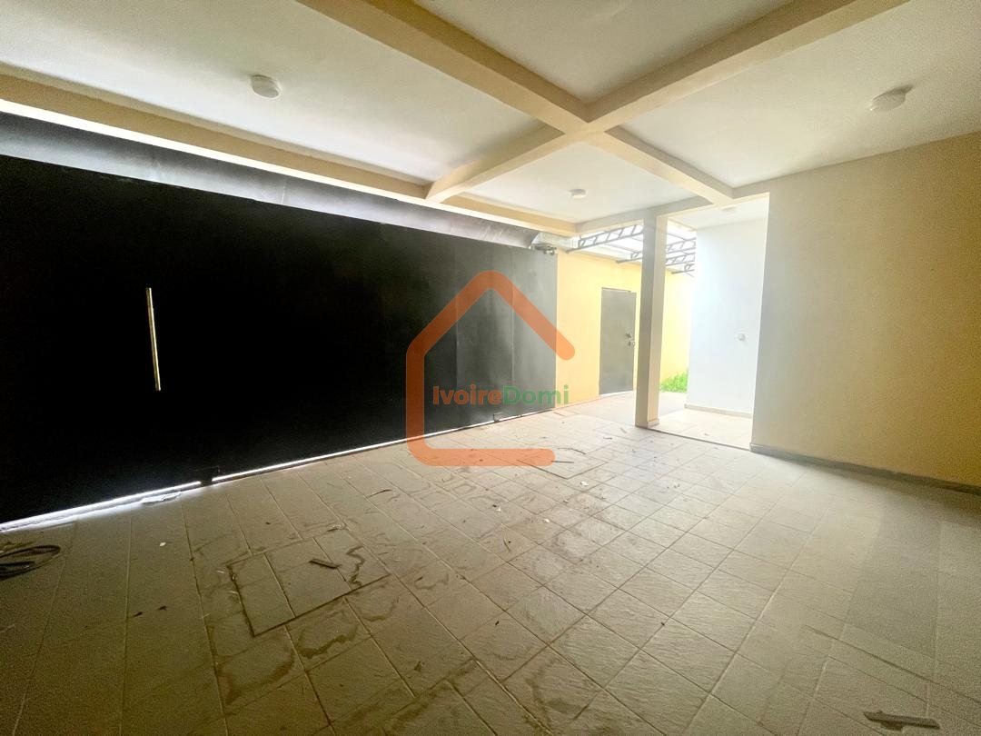 A LOUER UNE BELLE VILLA DUPLEX 7 PIECES A LA RIVIERA ABATTA
