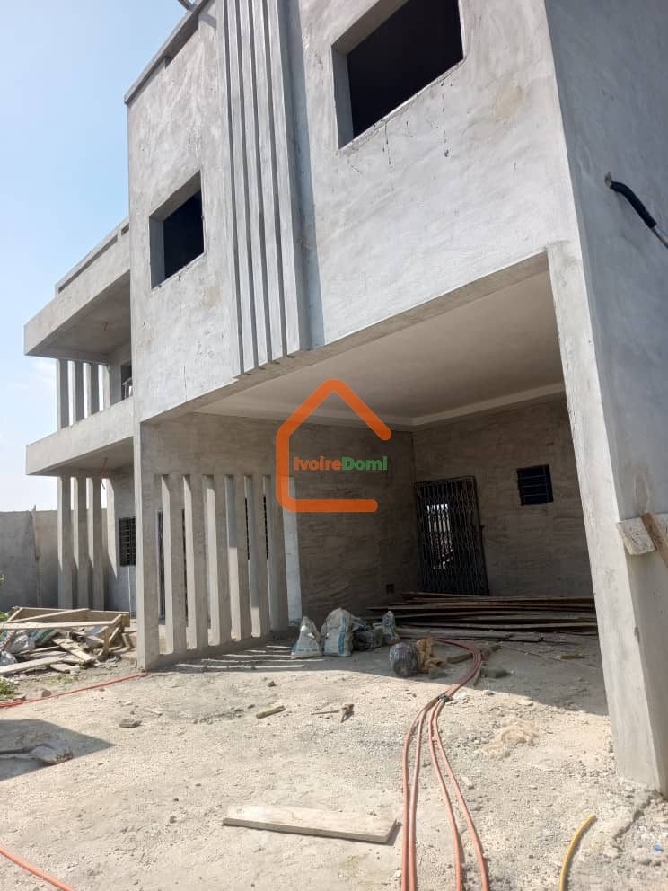 Villa Duplex à vendre Abatta 9 pièces