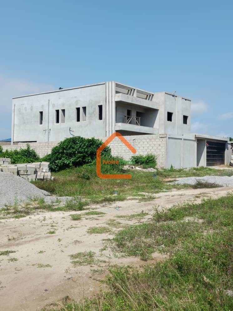 Villa Duplex à vendre Abatta 9 pièces