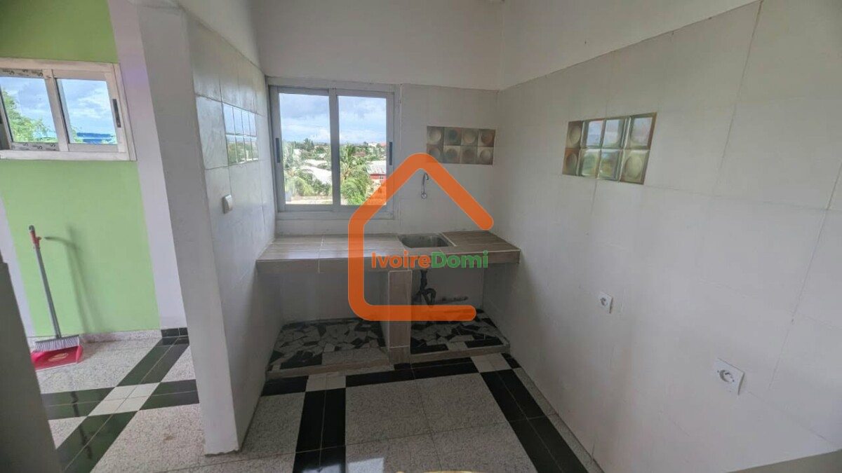 APPARTEMENT A LOUER YAOU NOUVEAU QUARTIER 2ème étage