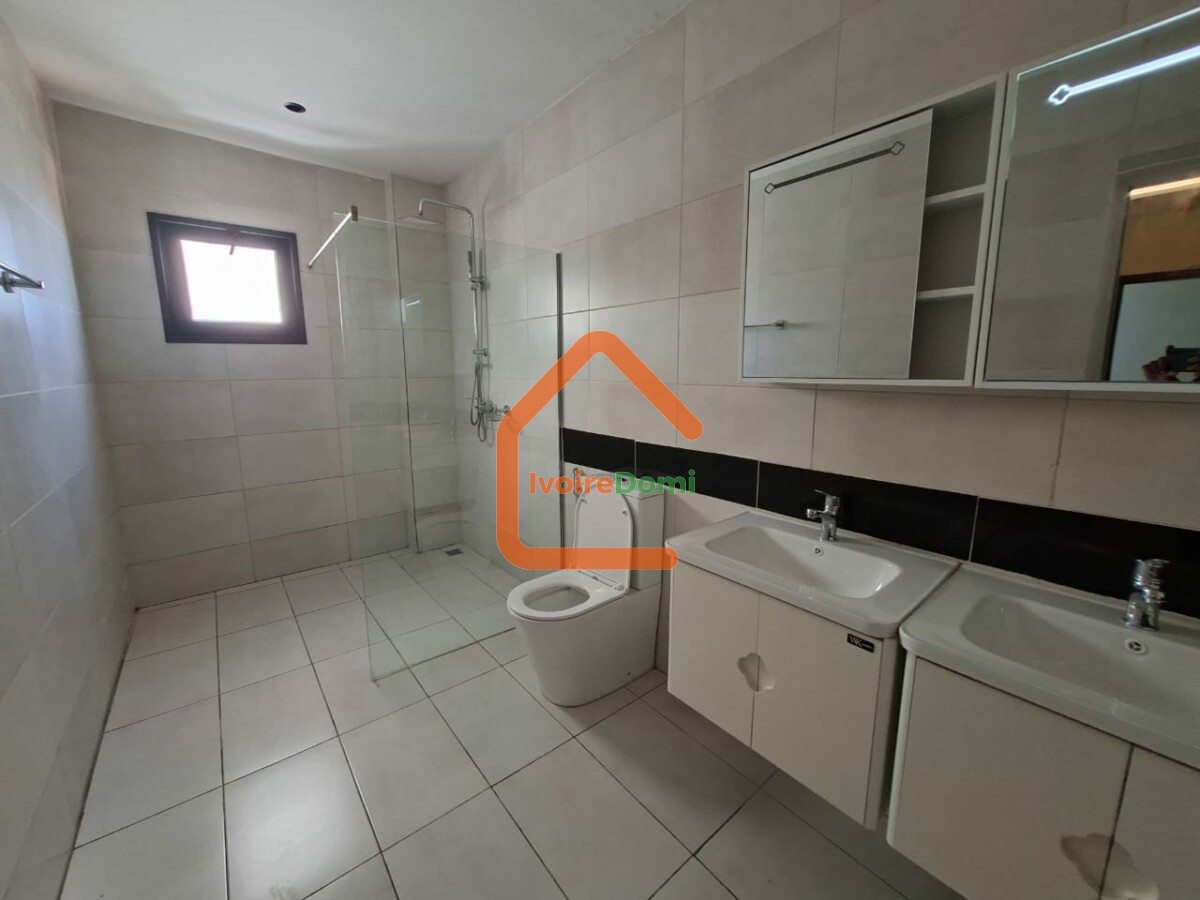 Appartement meublé 4 pièces Cocody Riviera 4