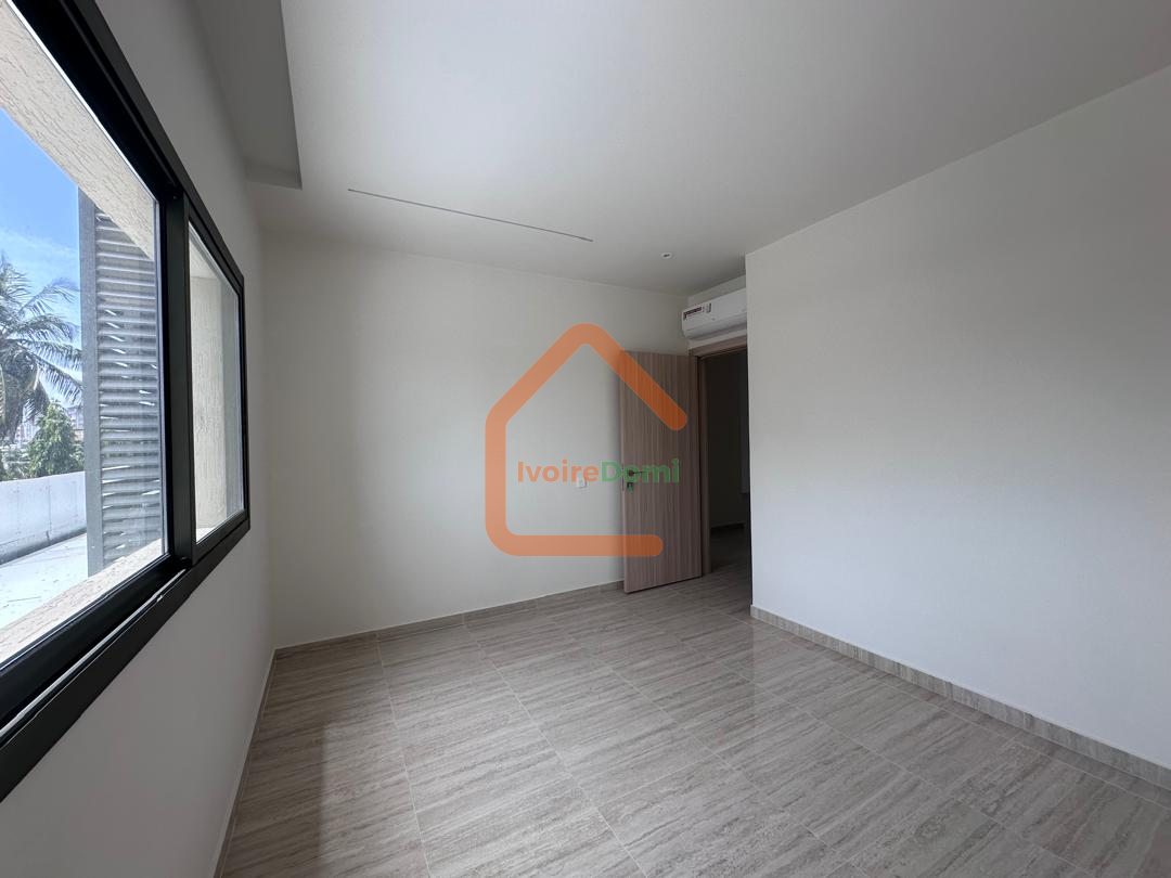 Appartement 4 pièces haut standing à marcory zone 4