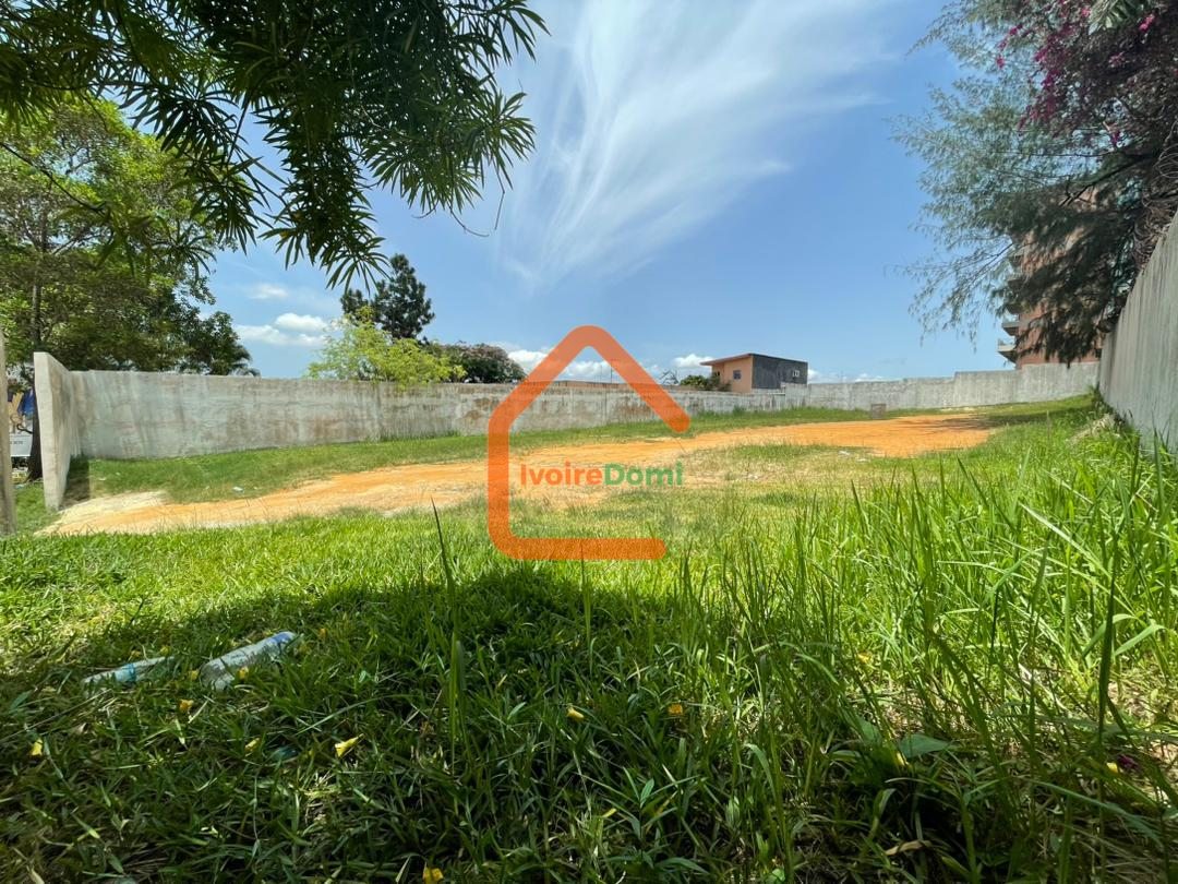 RIVIERA – TERRAIN D’EXCEPTION À VENDRE