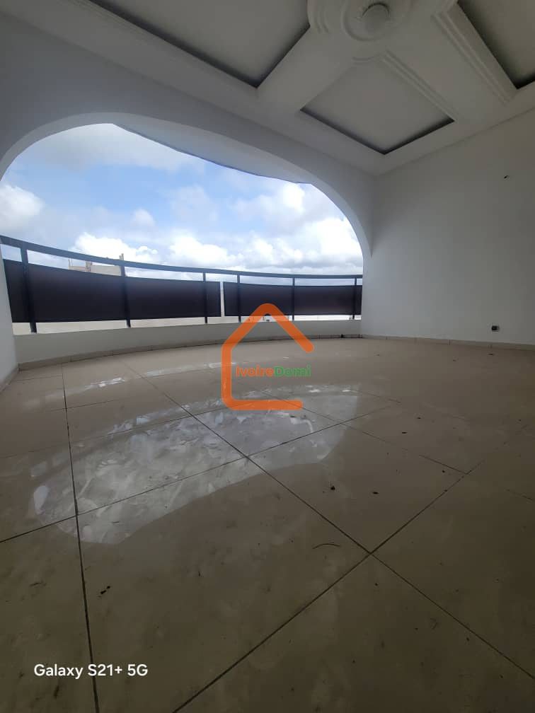 🏡 RIVIERA 4 – VILLA DUPLEX T12 DE HAUT STANDING À LOUER