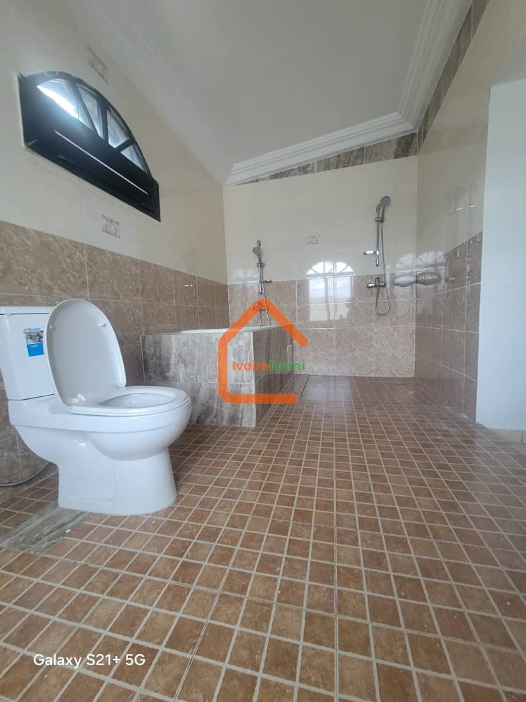 🏡 RIVIERA 4 – VILLA DUPLEX T12 DE HAUT STANDING À LOUER