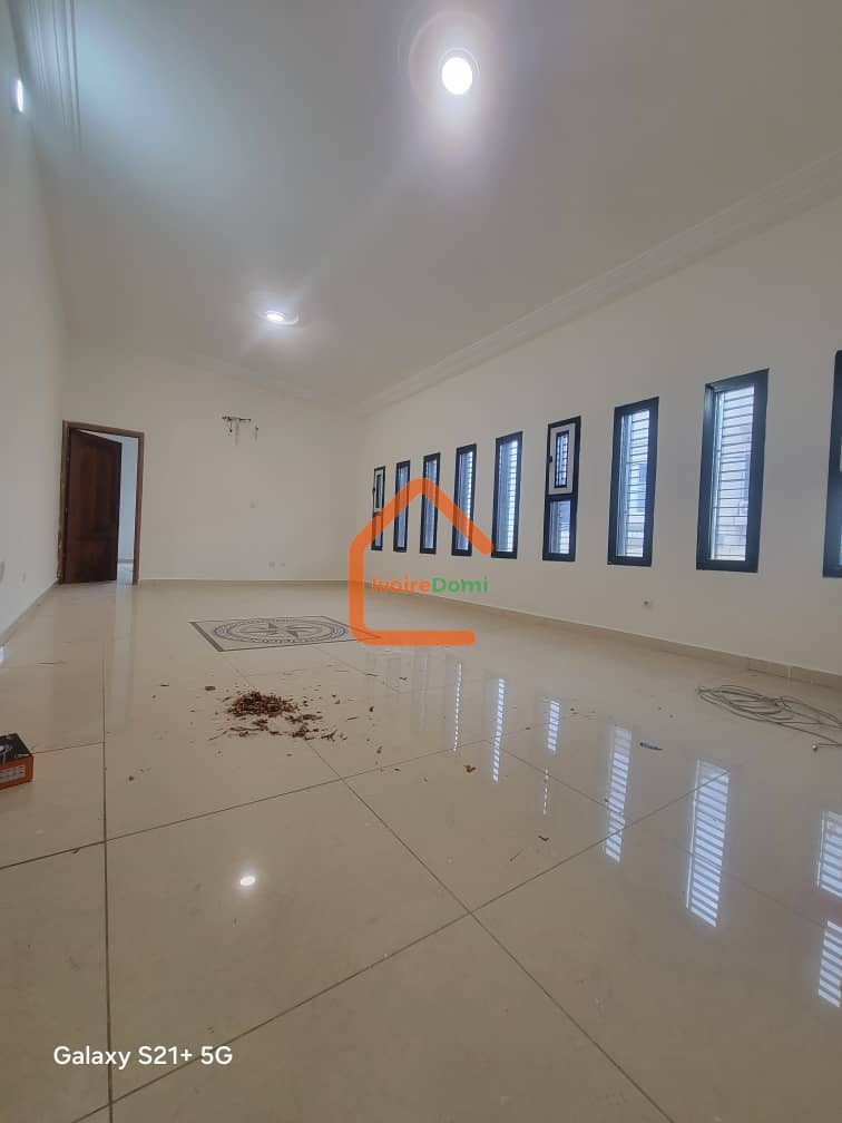 🏡 RIVIERA 4 – VILLA DUPLEX T12 DE HAUT STANDING À LOUER