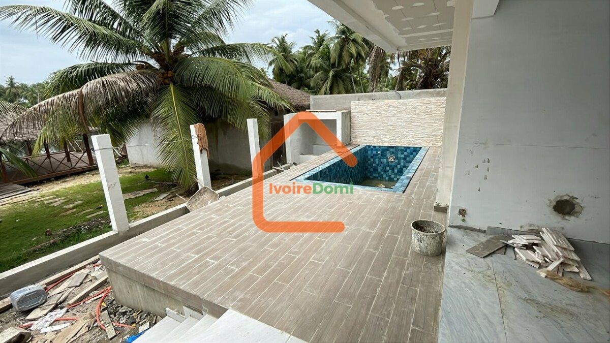 Villa duplex de 4 chambres à vendre à Assouindé Assinie