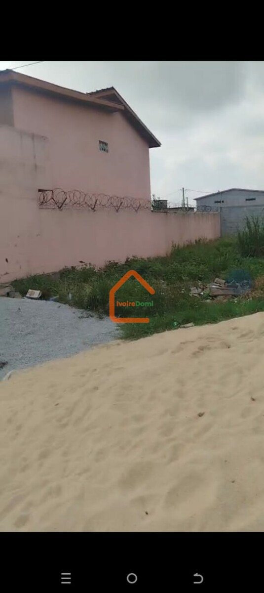 De terrain a cocody angre nouveau chu djorobite