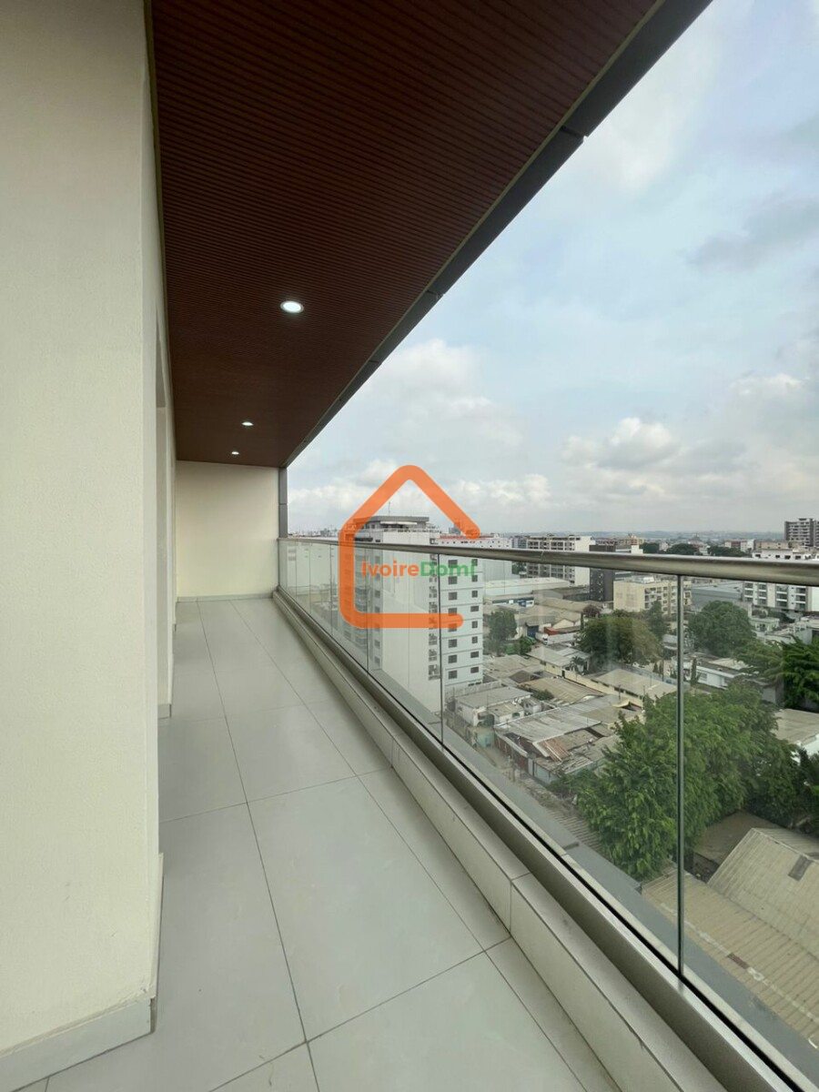 Appartement meublé 4 pièces haut standing marcory zone 4