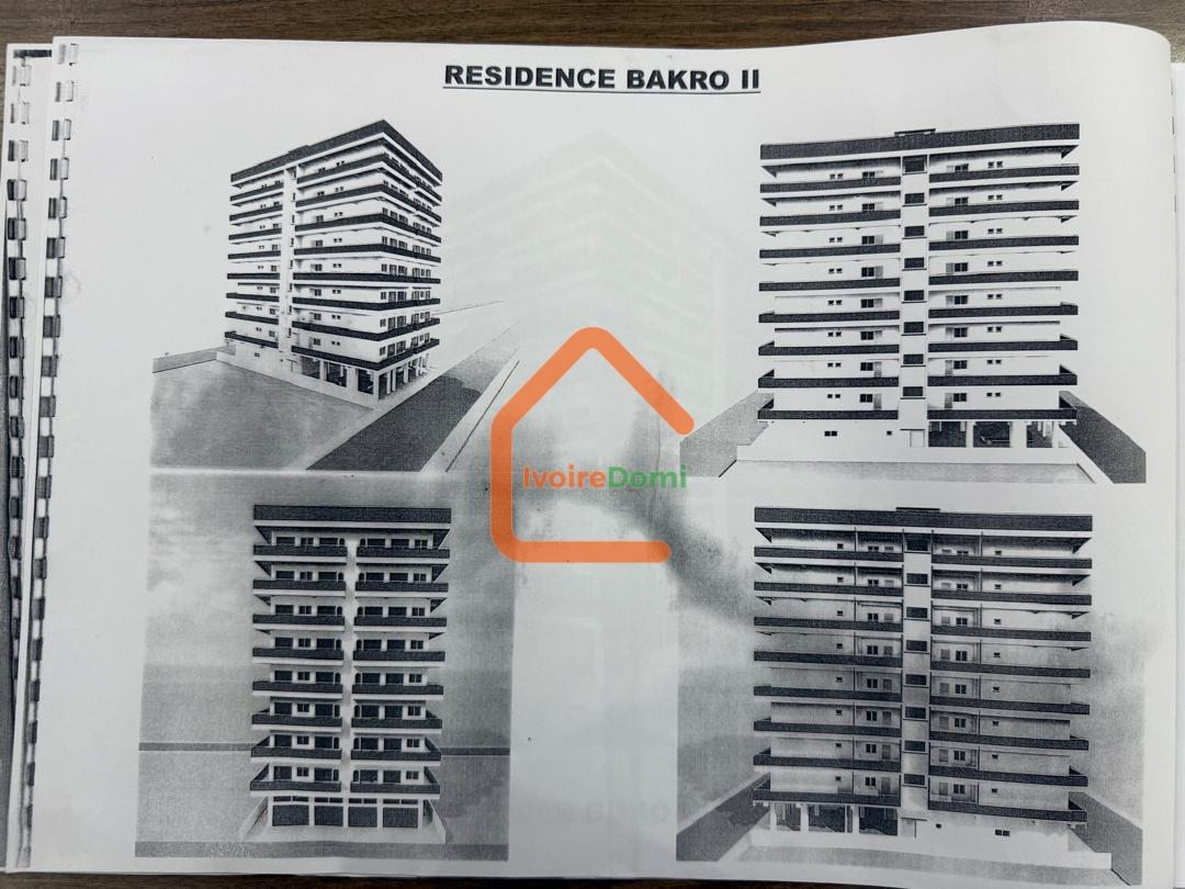 À marcory zone 4 immeuble inachevé R+8 permis R+12 avec ACD