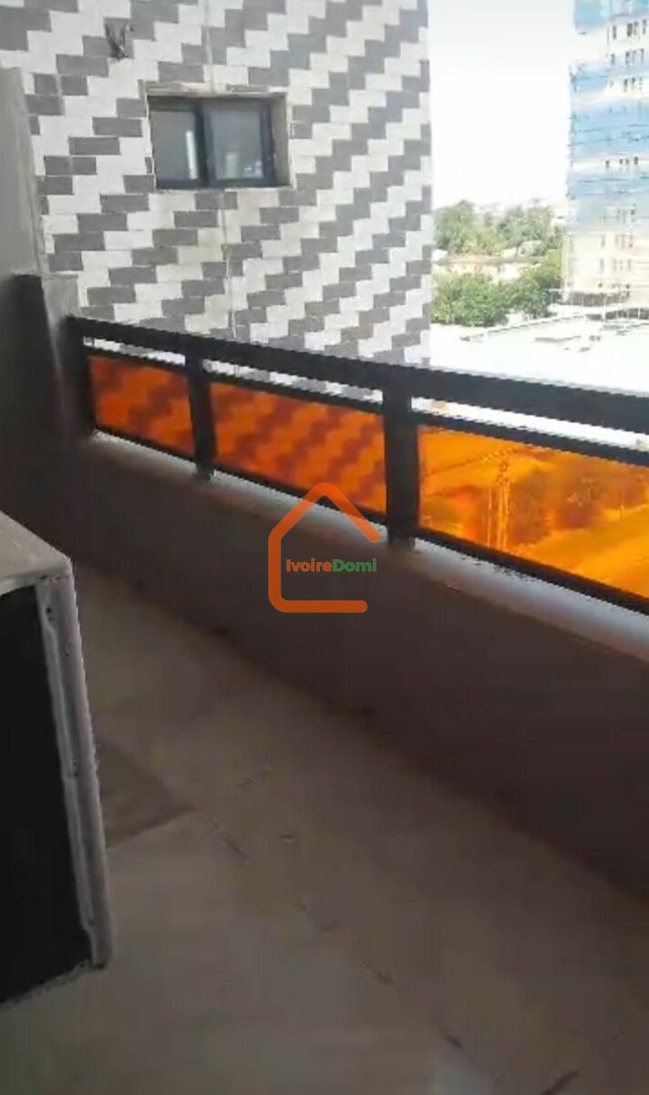 Appartement 3 pièces marcory zone 4