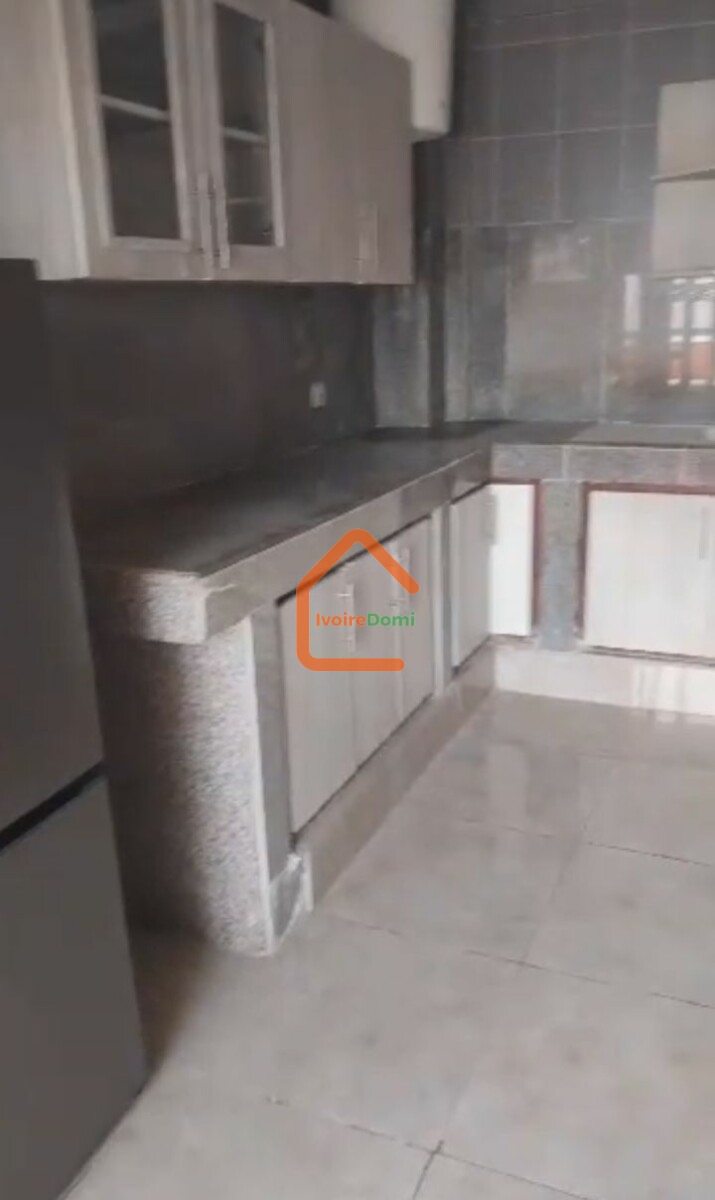 Appartement 3 pièces marcory zone 4