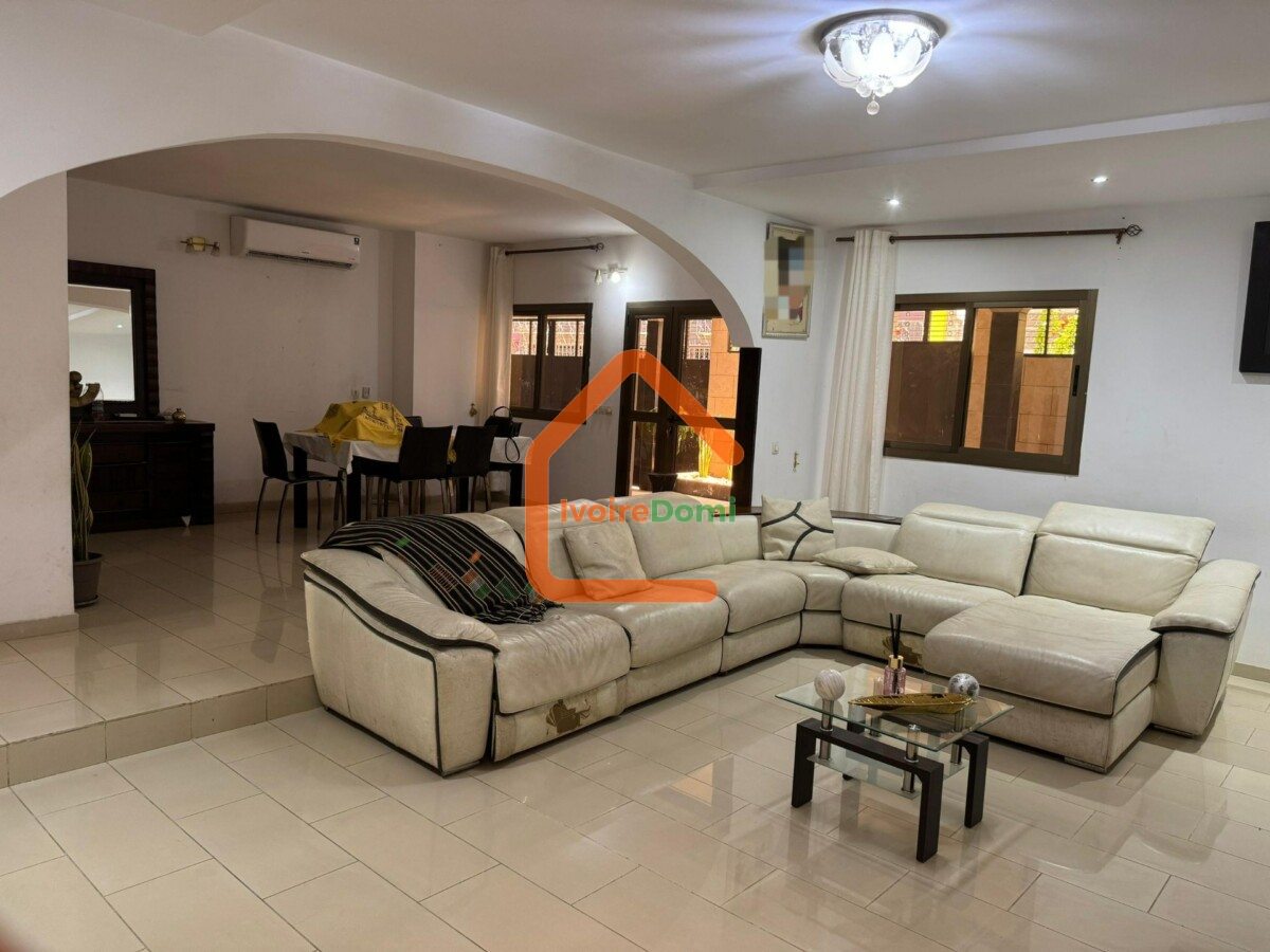 Villa triplex 12 pièces Abatta