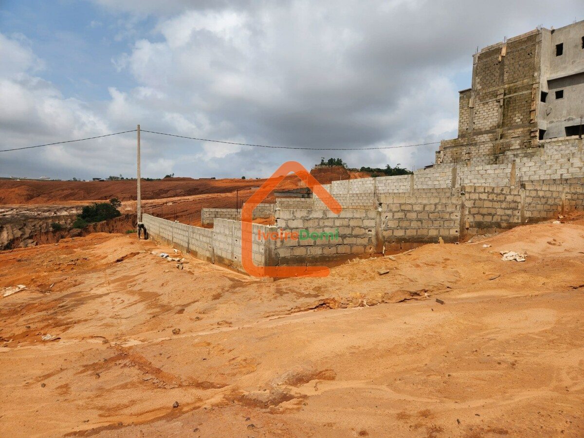 Terrain à Bingerville Akandje avec ACD