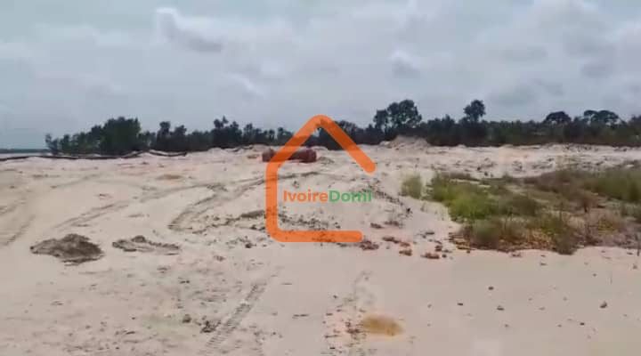 A VENDRE TERRAIN DE 6O HECTARES PIEDS DANS L’EAU AVEC ACD GRAND BASSAM MOTOBE