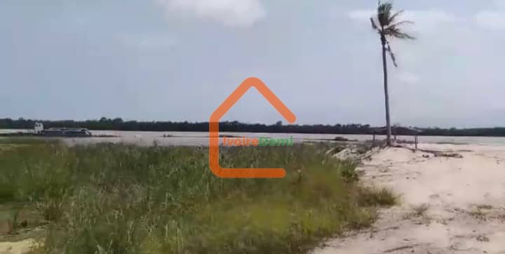 A VENDRE TERRAIN DE 6O HECTARES PIEDS DANS L’EAU AVEC ACD GRAND BASSAM MOTOBE