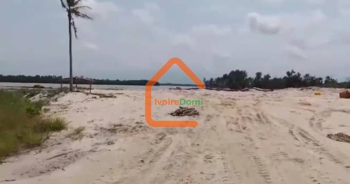 A VENDRE TERRAIN DE 6O HECTARES PIEDS DANS L’EAU AVEC ACD GRAND BASSAM MOTOBE
