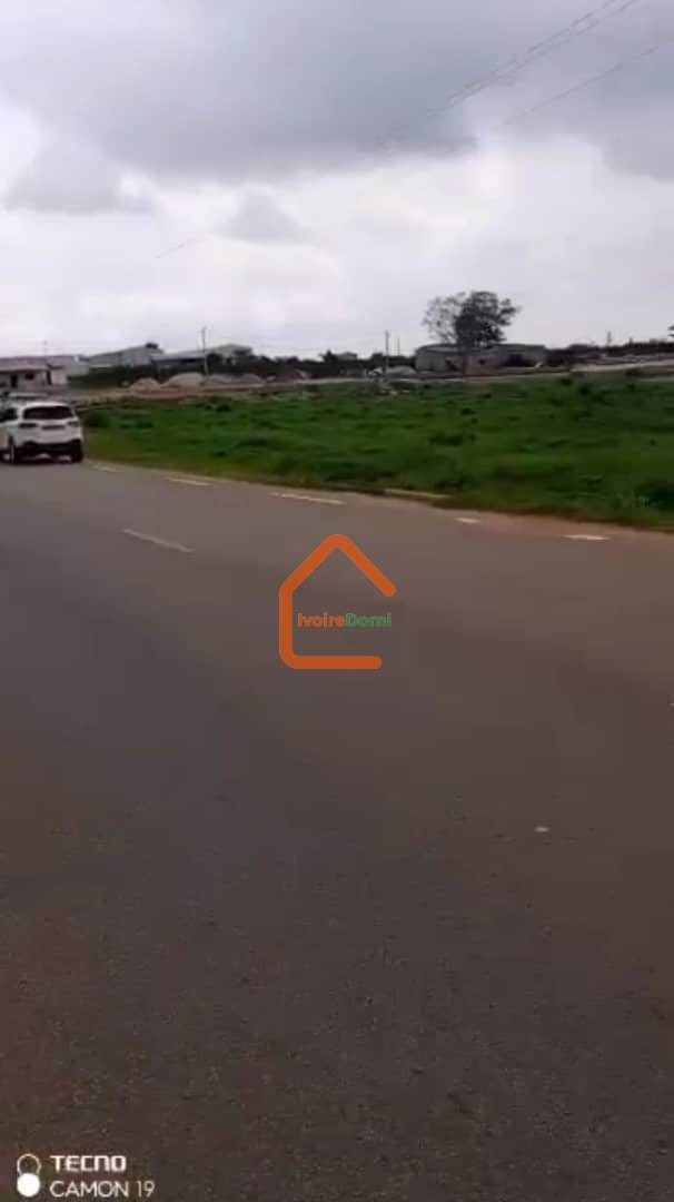 TERRAIN / Bingerville Route M’Batto Bouaké, après le palais de justice, zone déjà habitée