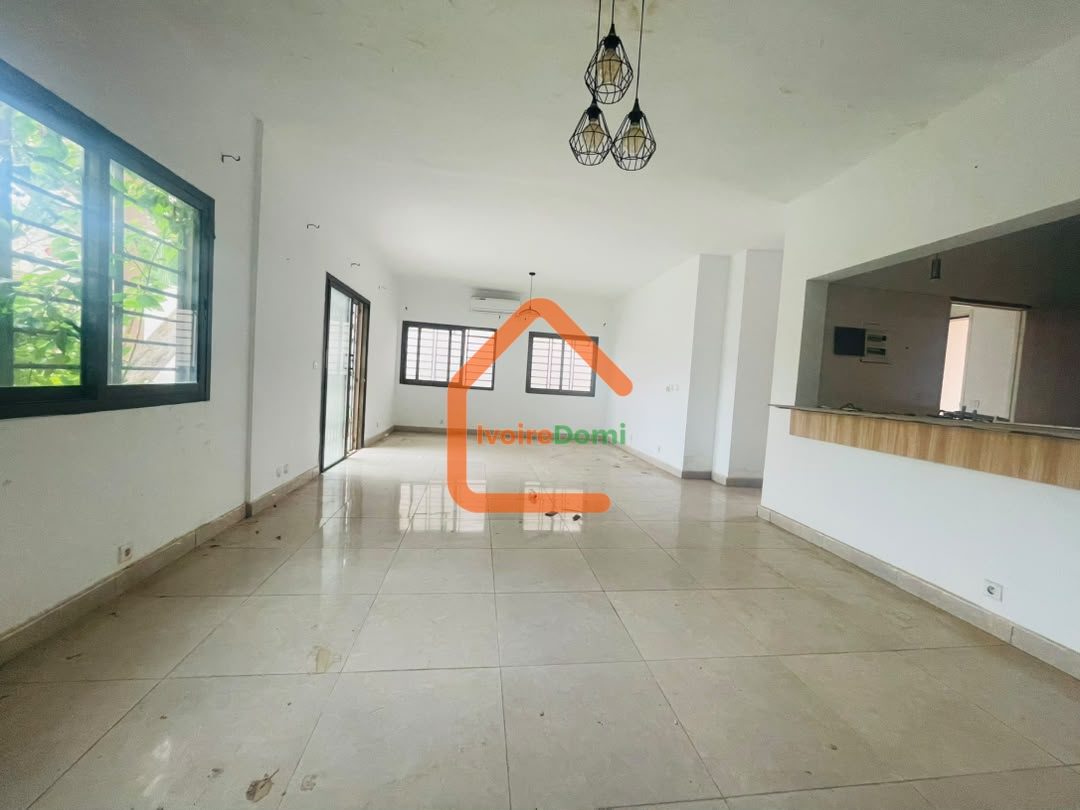 Villa duplex 7 pièces à Cocody-riviera 3