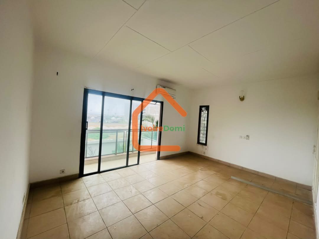 Villa duplex 7 pièces à Cocody-riviera 3