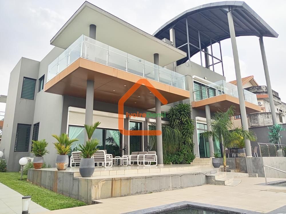 VILLA DUPLEX MODERNE DE 17 PIECES