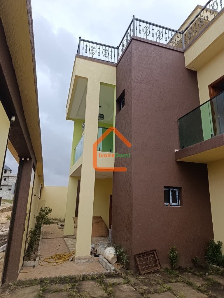 Villa duplex de 11 pièces avec piscine + bonus terrain 500m²