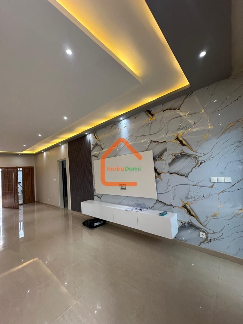 villa duplex a louer a Cocody riviera palmeraie