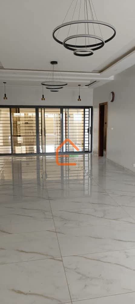*🏠🔥 À VENDRE URGENT 🔥🏠* *✨ VILLA DUPLEX 7 PIÈCES + INDÉPENDANTE ✨* *📍 BINGERVILLE – SANTAI*