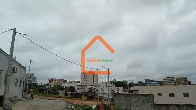 TERRAIN À VENDRE – ANGRÉ DJOROBITÉ 1