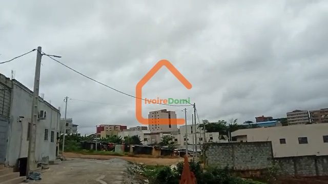 TERRAIN À VENDRE – ANGRÉ DJOROBITÉ 1