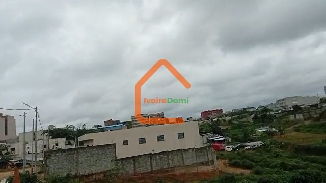TERRAIN À VENDRE – ANGRÉ DJOROBITÉ 1
