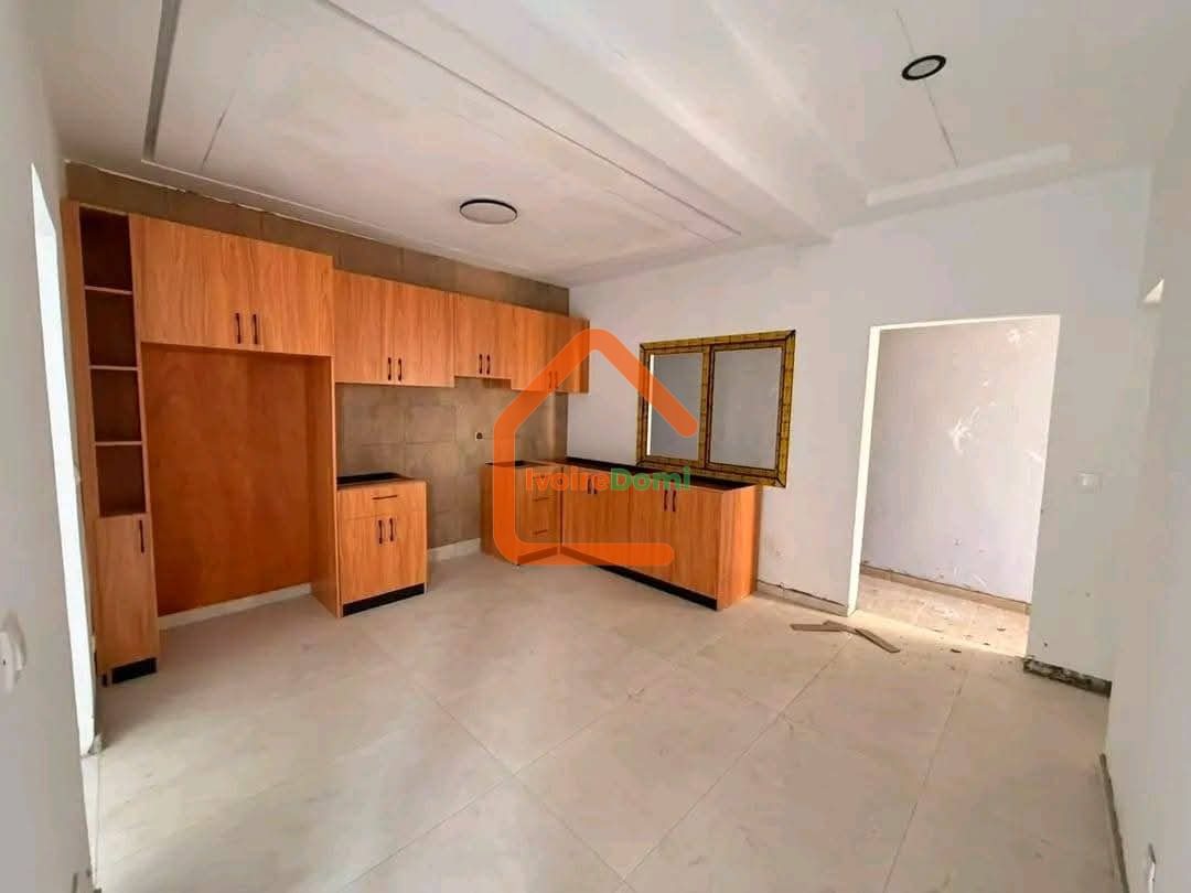 _🏡 VILLA DUPLEX À VENDRE – BINGERVILLE AKANDJÉ 2_ 📍 Zone calme, en plein développement